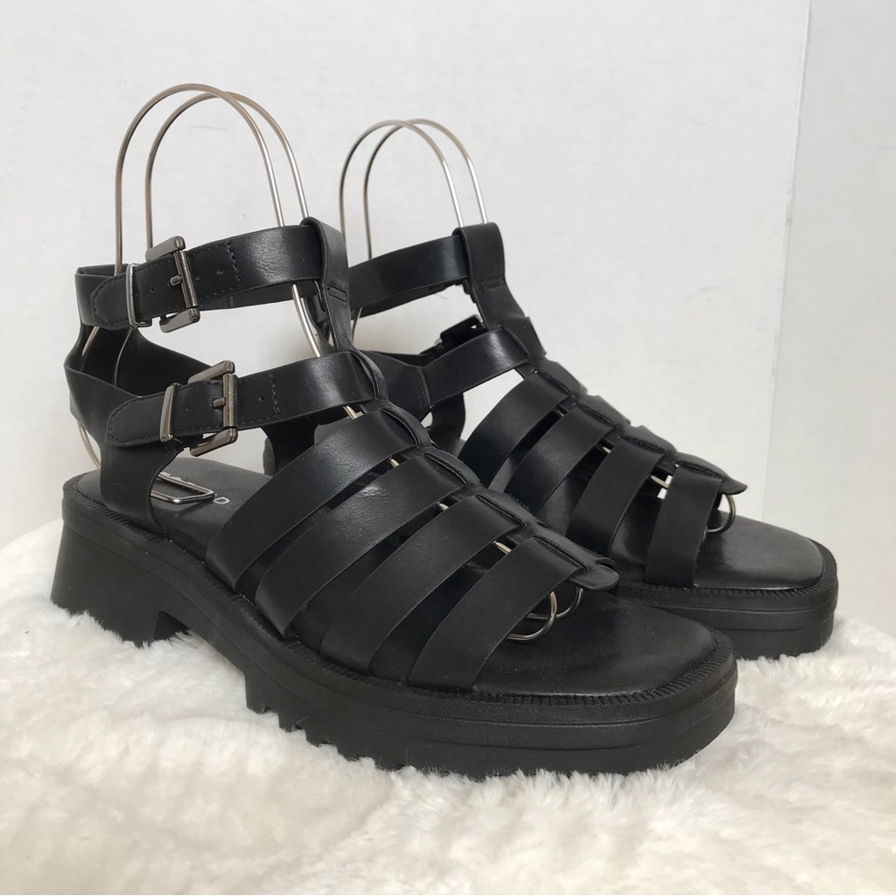Torrid Black Chunky Gladiator Sandals Size 7.5WW NEW Open Toe Buckle Closure